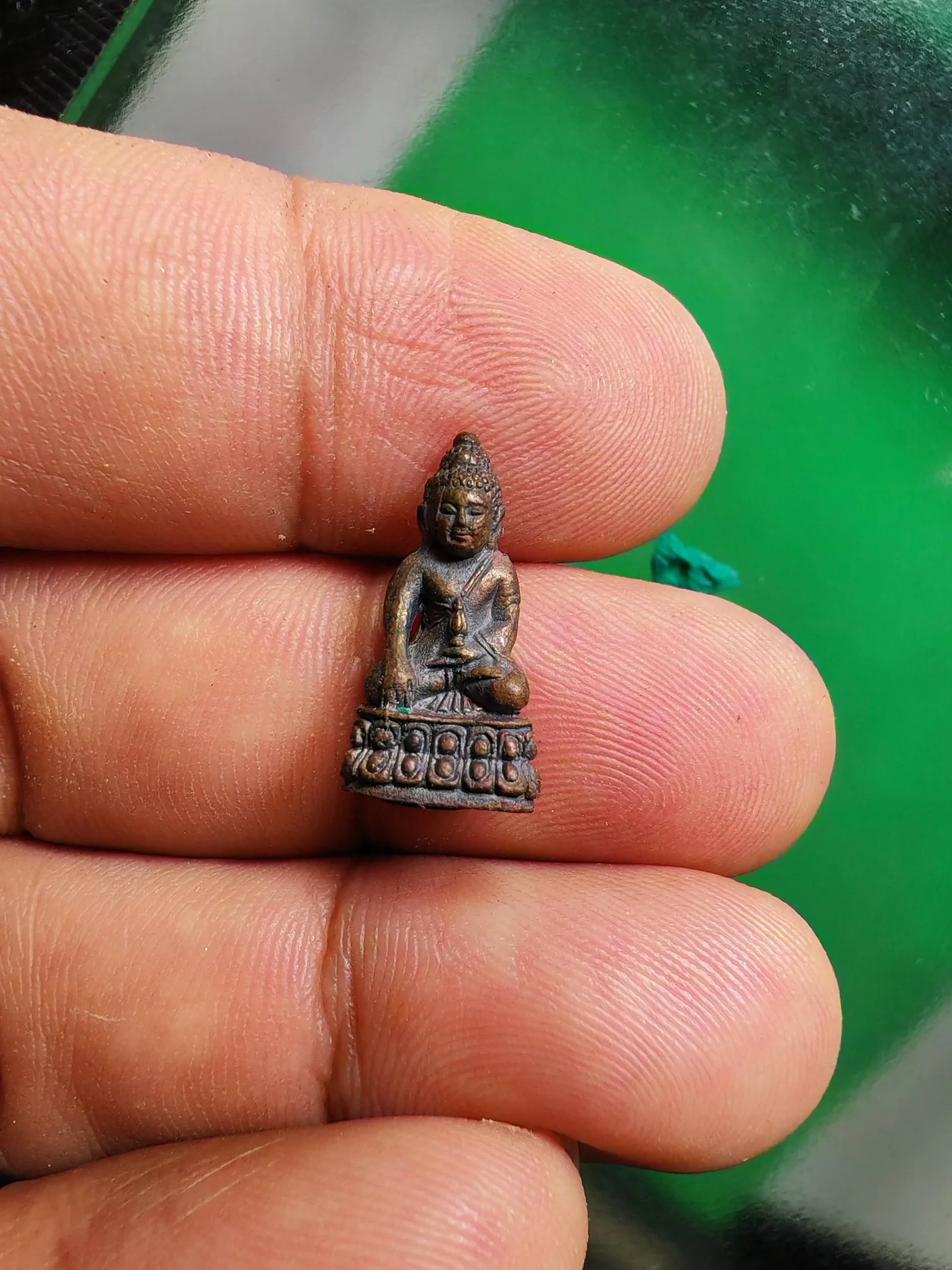 Phra Chai Wat Luang Pho Kaesem B.E. Edition - Brass Bell Amulet — รูปที่ 4