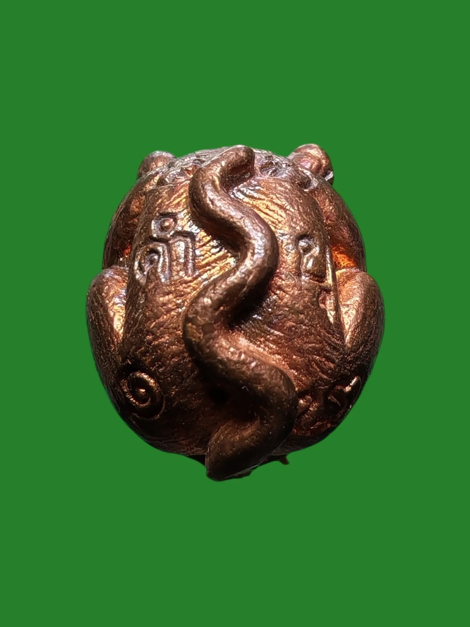 Wealth-Receiving Cat Amulet, Luang Pu Kham Bu, Wat Kud Chom Phu, Ubon Ratchathani, B.E. 2554, Bell Metal — รูปที่ 4