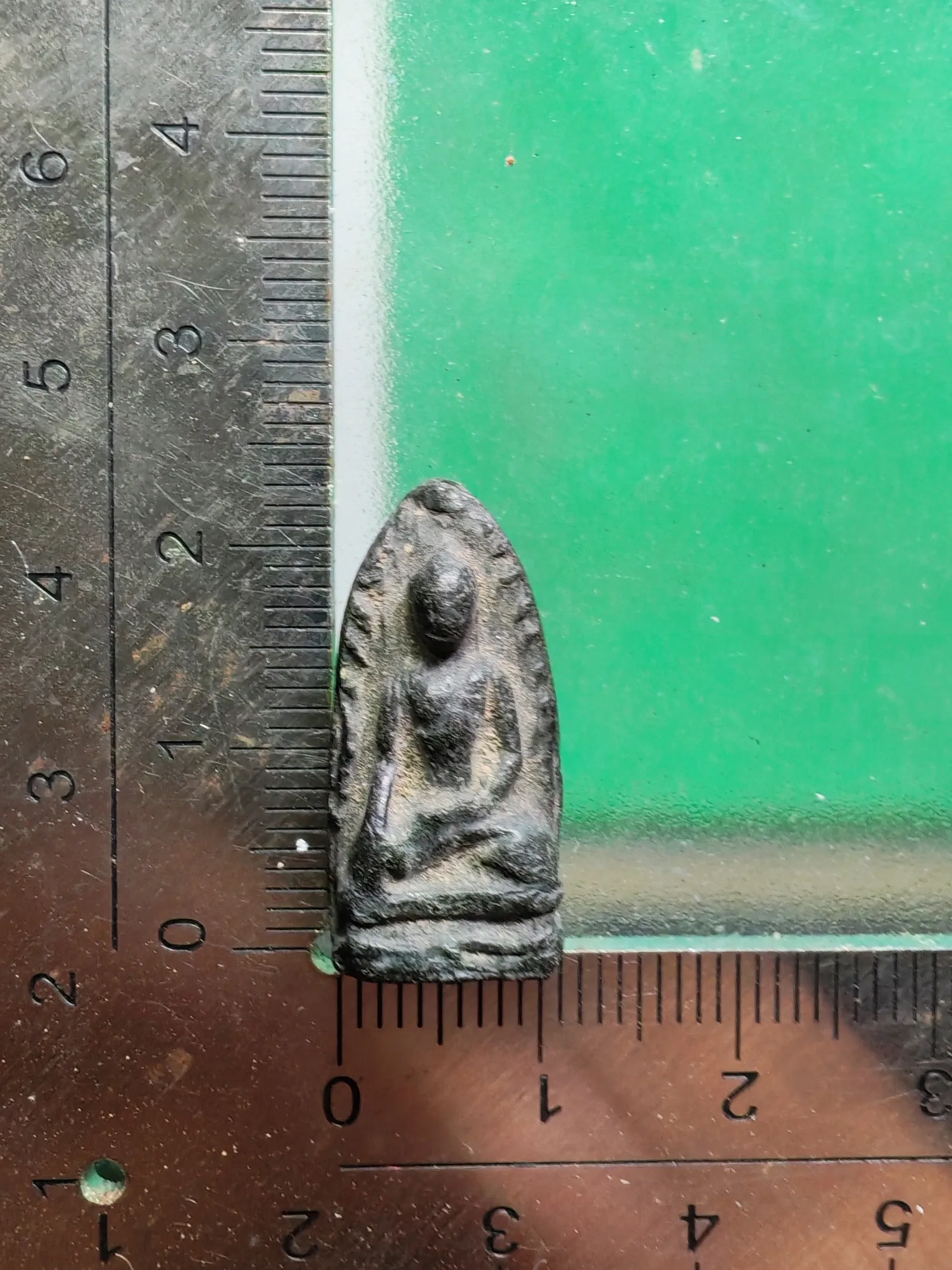 Phra Rod Kruba Into Wat Bun Yuen Phayao B.E. 2512 Black Clay Amulet — รูปที่ 4